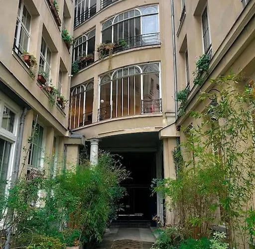 Studio Parisien, Le Louis Blanc